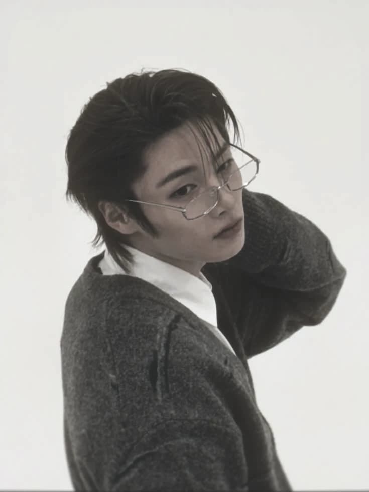 Yang Jeongin  thumbnail