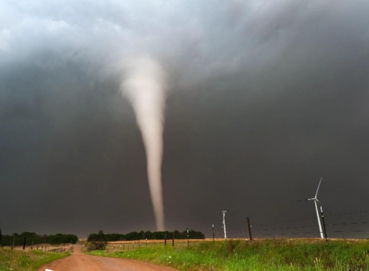 You're a tornado hunter thumbnail