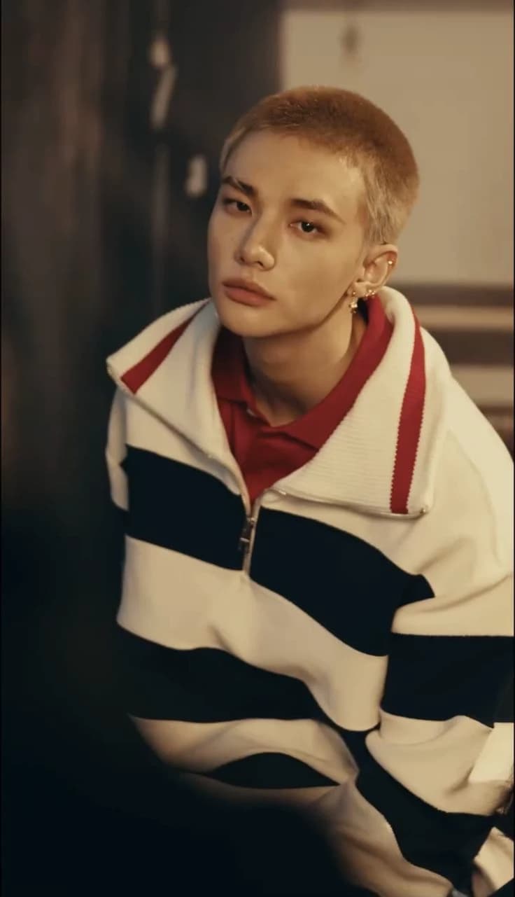 Hwang Hyunjin  thumbnail