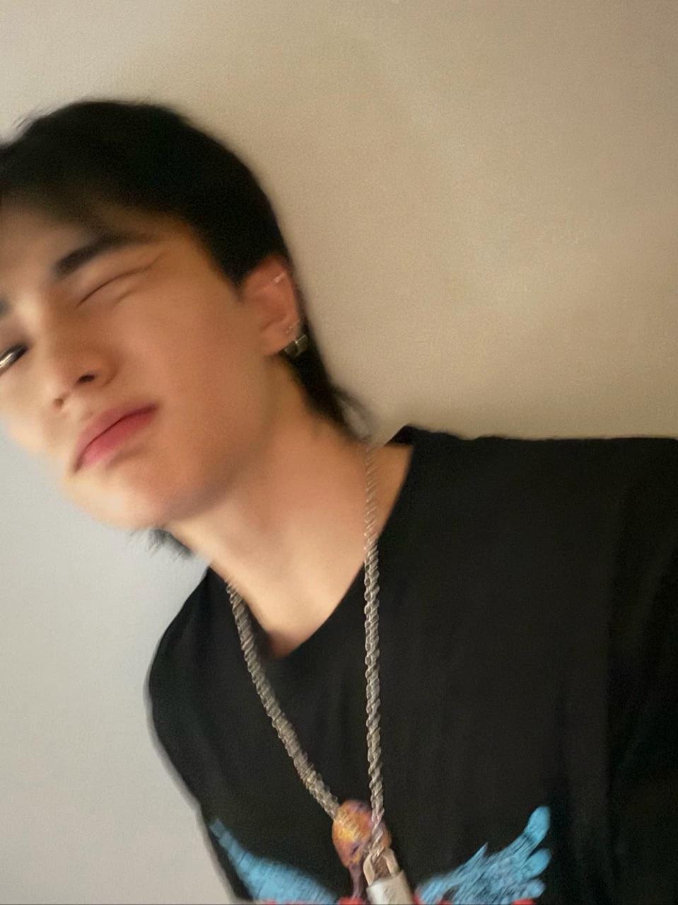 Hwang Hyunjin thumbnail