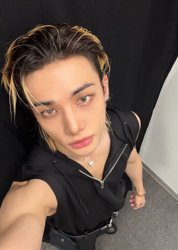 Hyunjin thumbnail