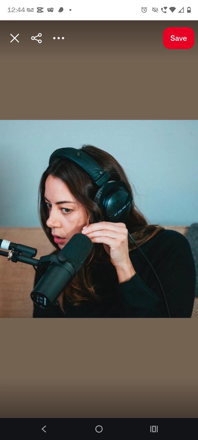 Aubrey plaza  thumbnail