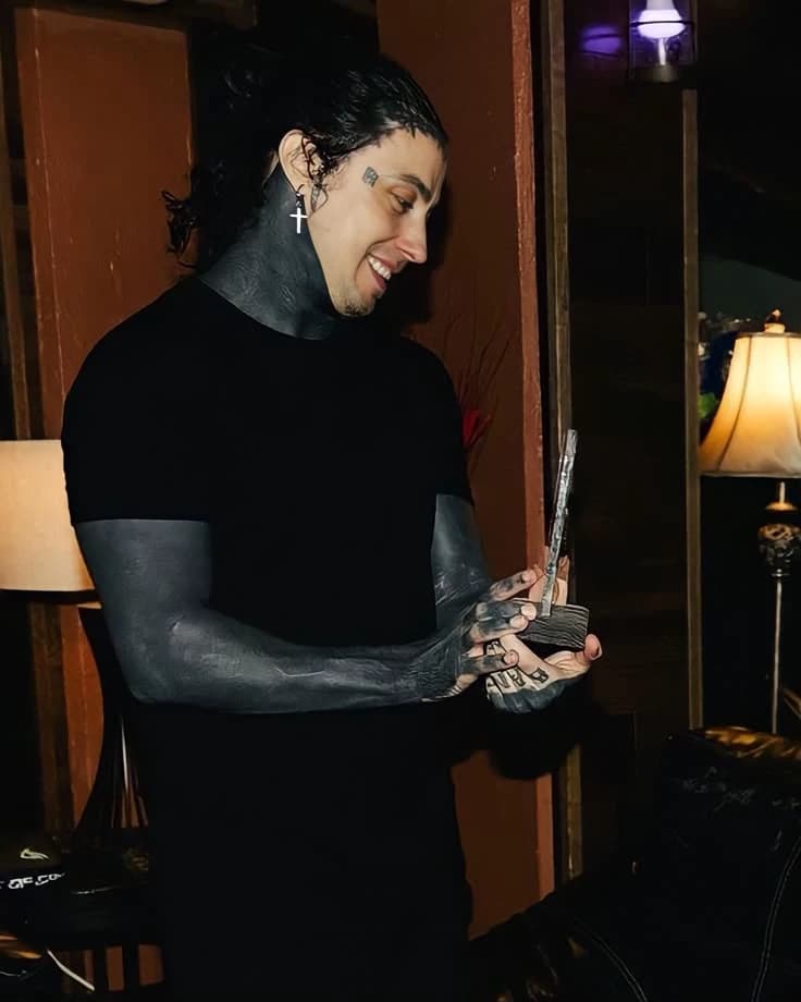 Ronnie Radke thumbnail