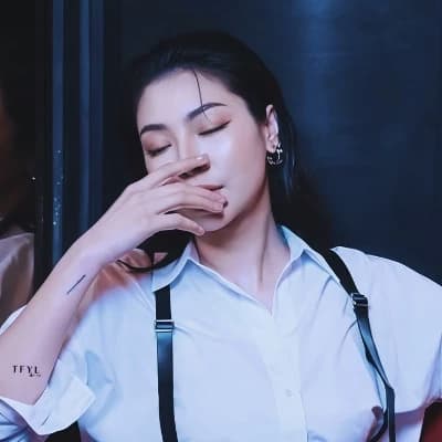 Faye thumbnail