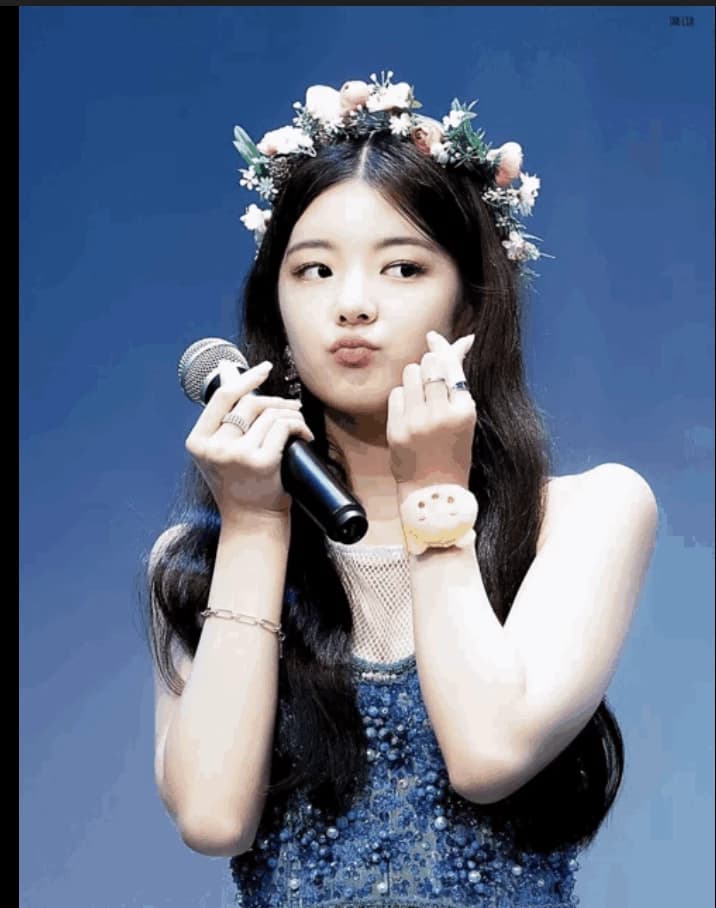 queen of fashion thumbnail