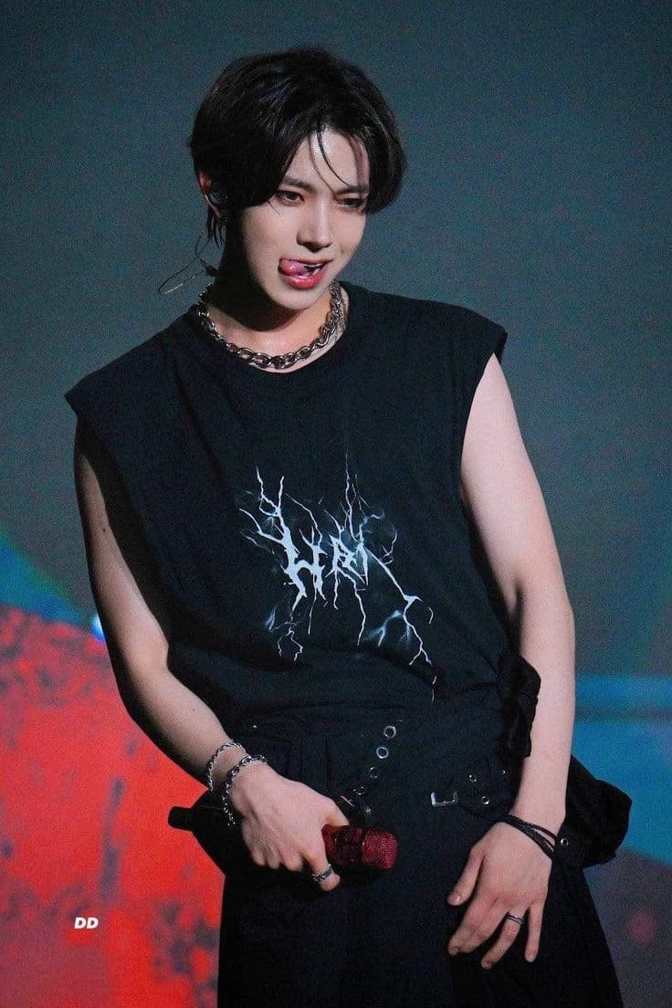 Lee Heeseung | Troublemaker  thumbnail