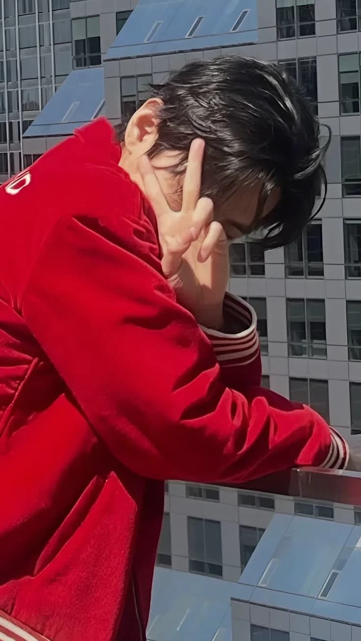 Kim taehyung thumbnail