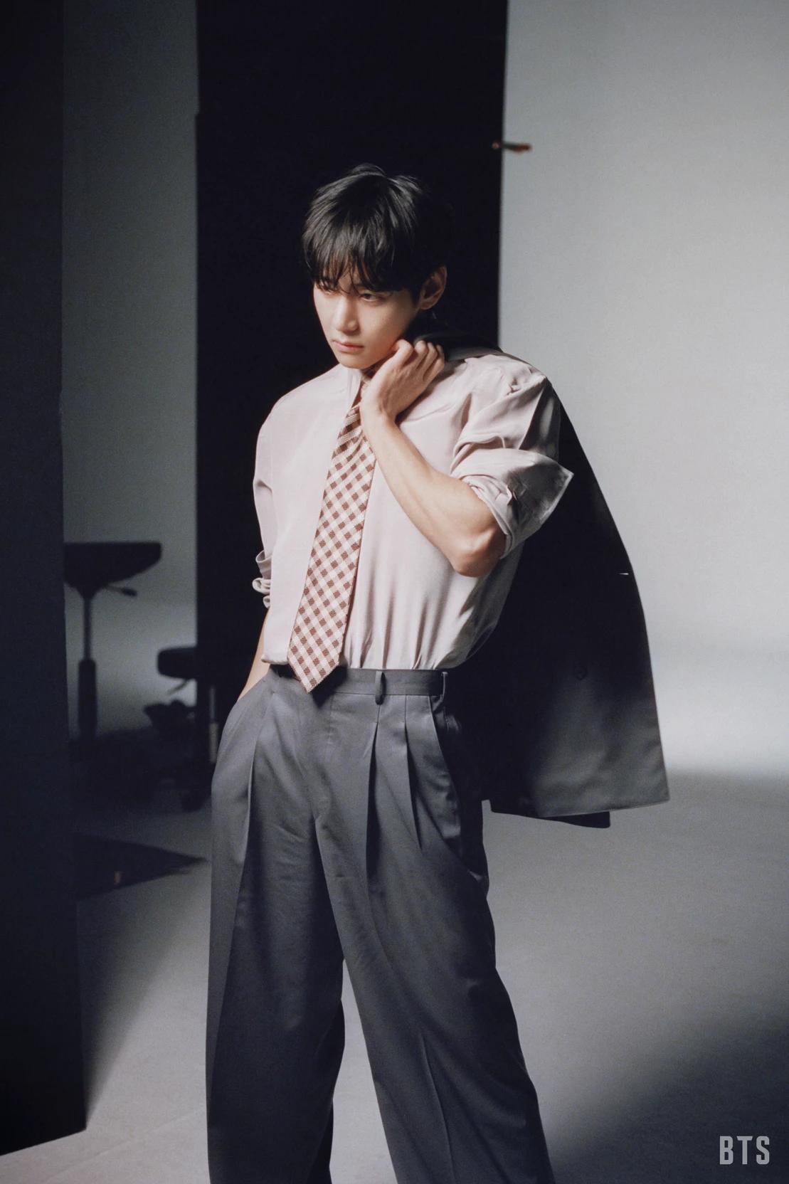 Kim Taehyung thumbnail