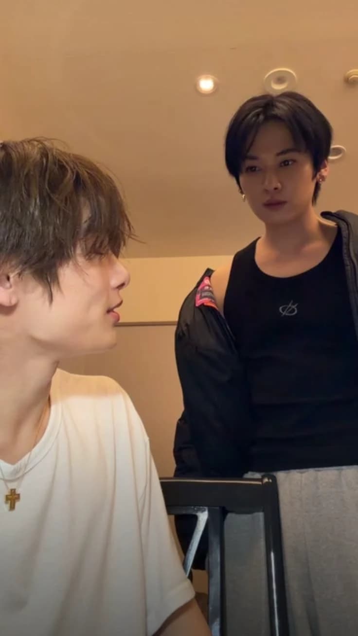 Jeongin & ' Lee Know. thumbnail