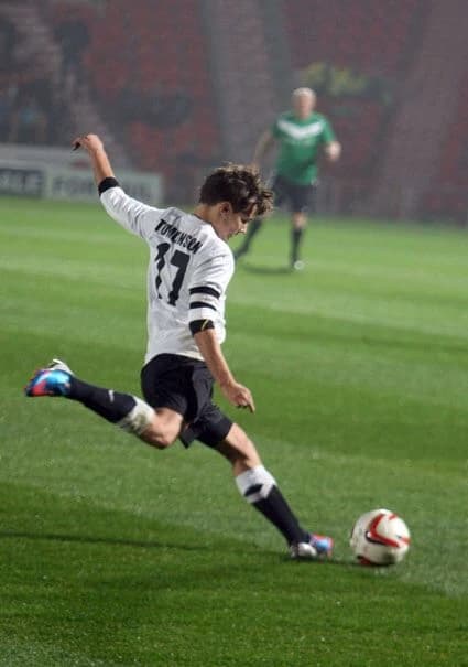 Louis Tomlinson thumbnail