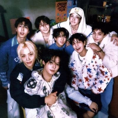 Stray kids thumbnail