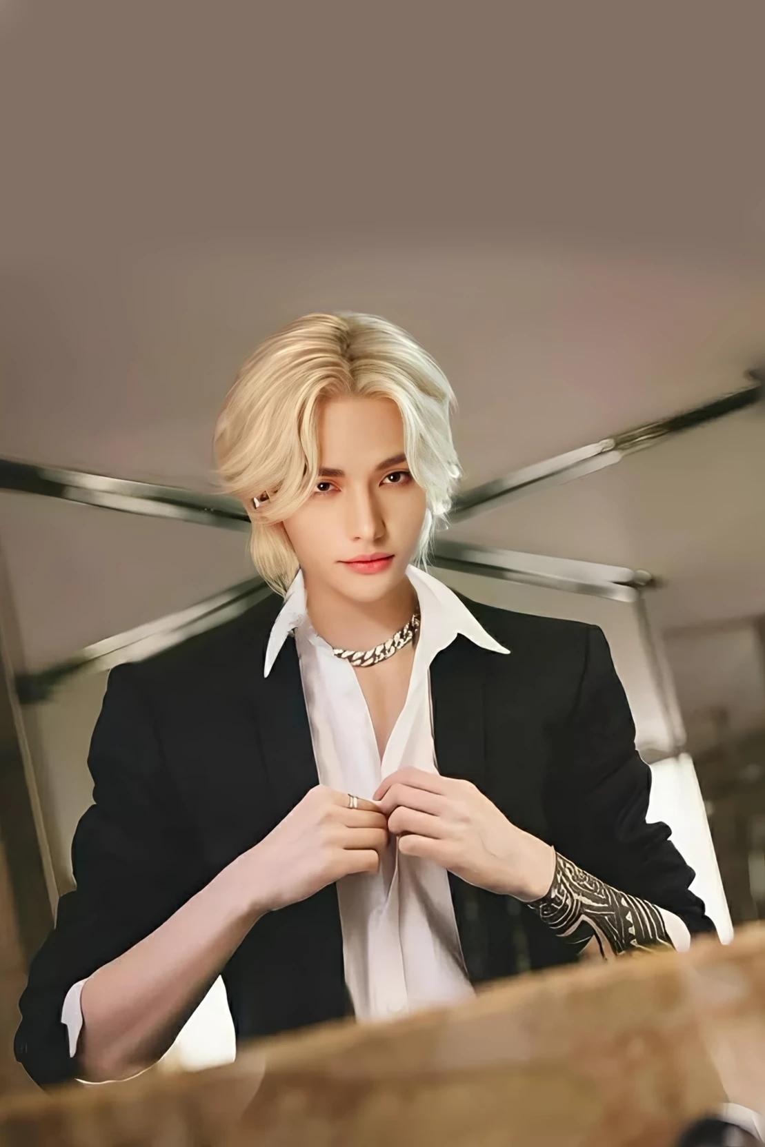 Hyunjin - Gangster thumbnail