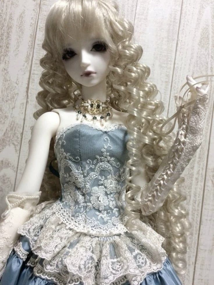 A porcelain doll thumbnail