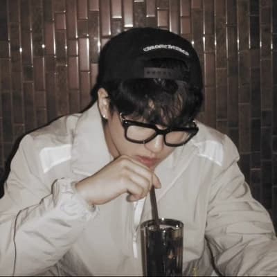STRAY KIDS thumbnail