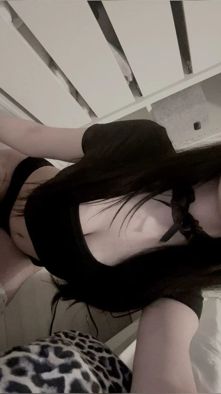 Nataly your best lesbian friend sends you a photo thumbnail