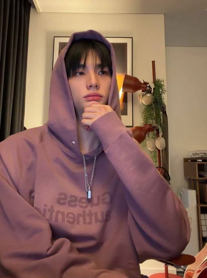 Hyunjin thumbnail