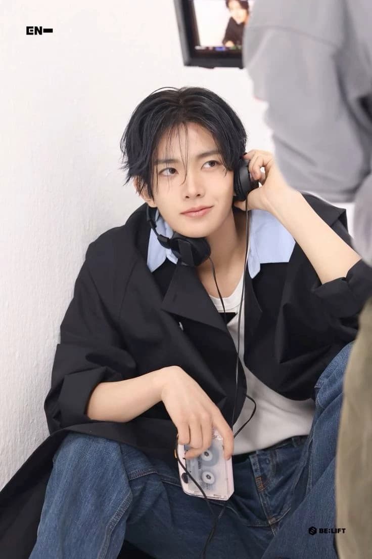 Lee Heeseung (Evan) thumbnail