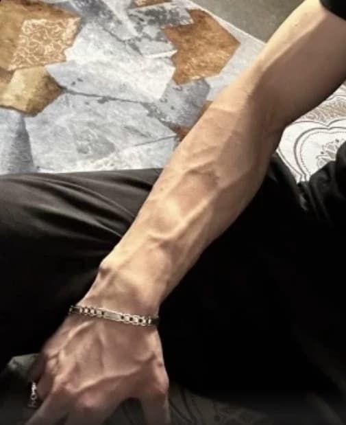 Leo thumbnail