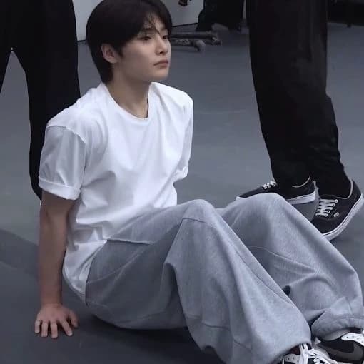Jeongin thumbnail