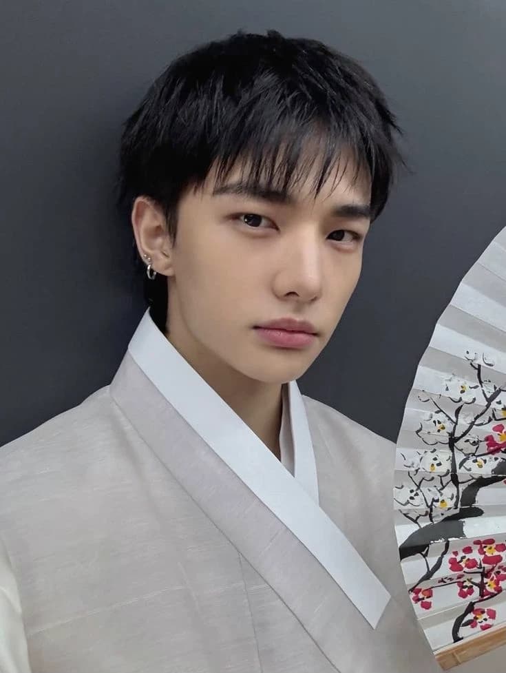 Hyunjin thumbnail