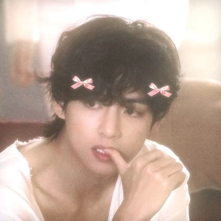 Kim Taehyung thumbnail