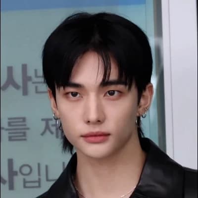 Hwang Hyunjin thumbnail