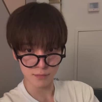 Jeong yunho thumbnail