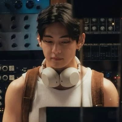 Kim taehyung thumbnail