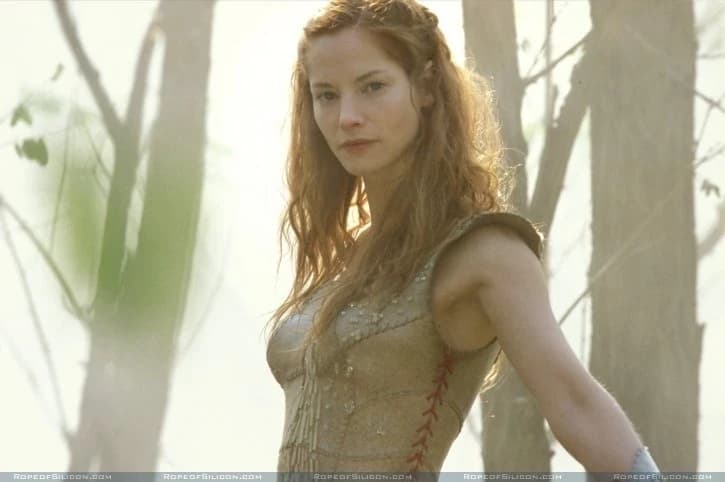 Arya Dröttning thumbnail