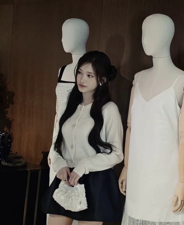 Lee Hyunseo thumbnail