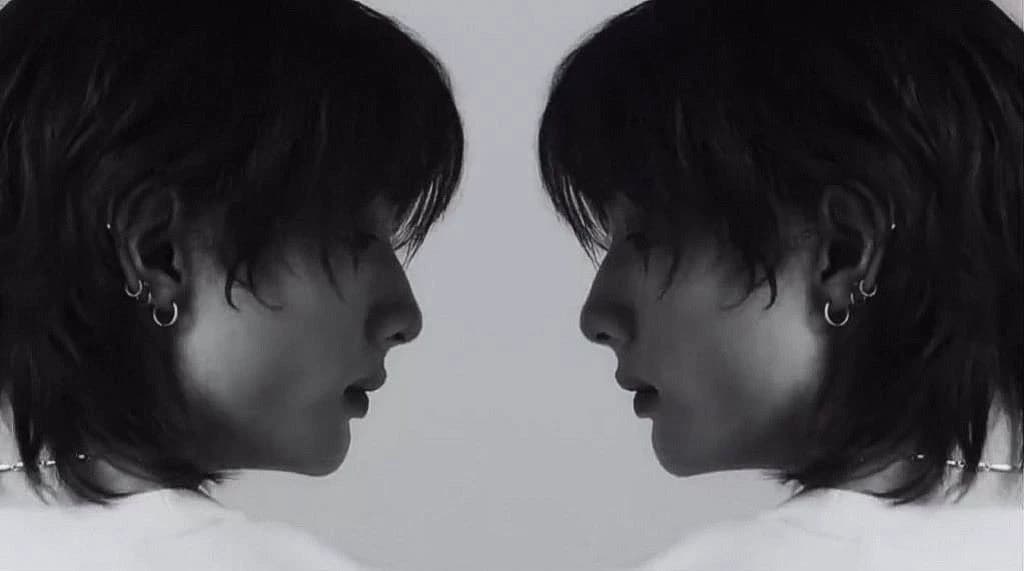 Hwang Hyunjin thumbnail