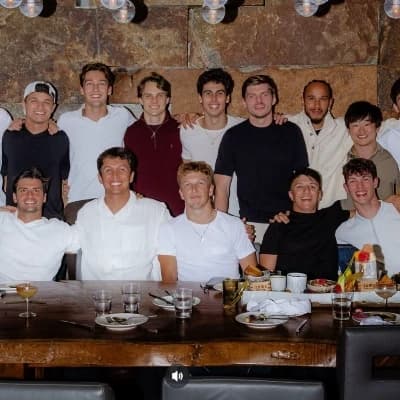 F1 roommates thumbnail