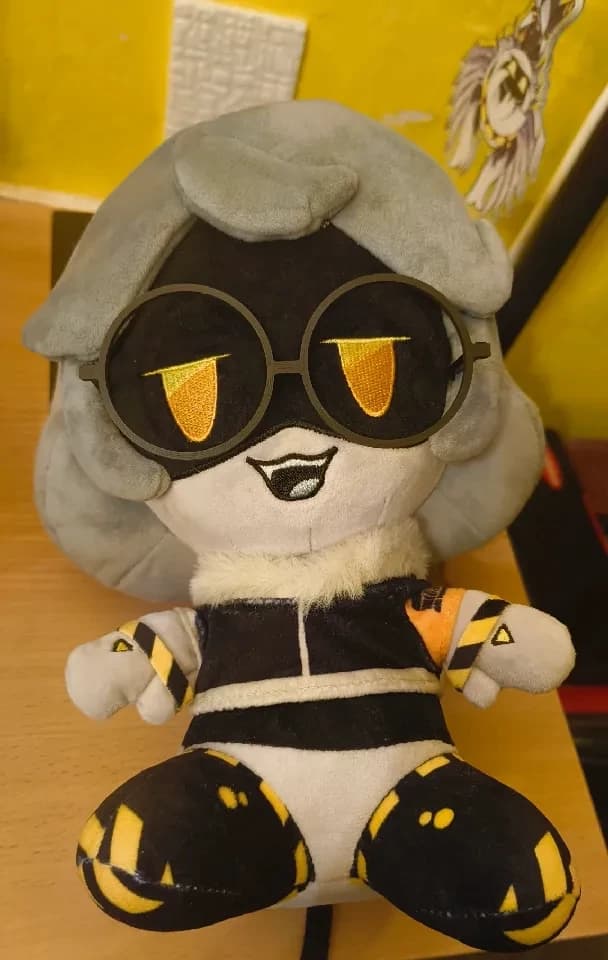 V Plush thumbnail