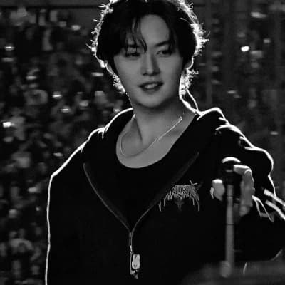 Lee Know thumbnail