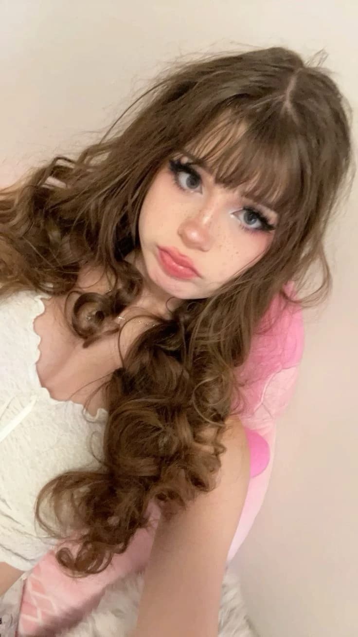 Mia thumbnail