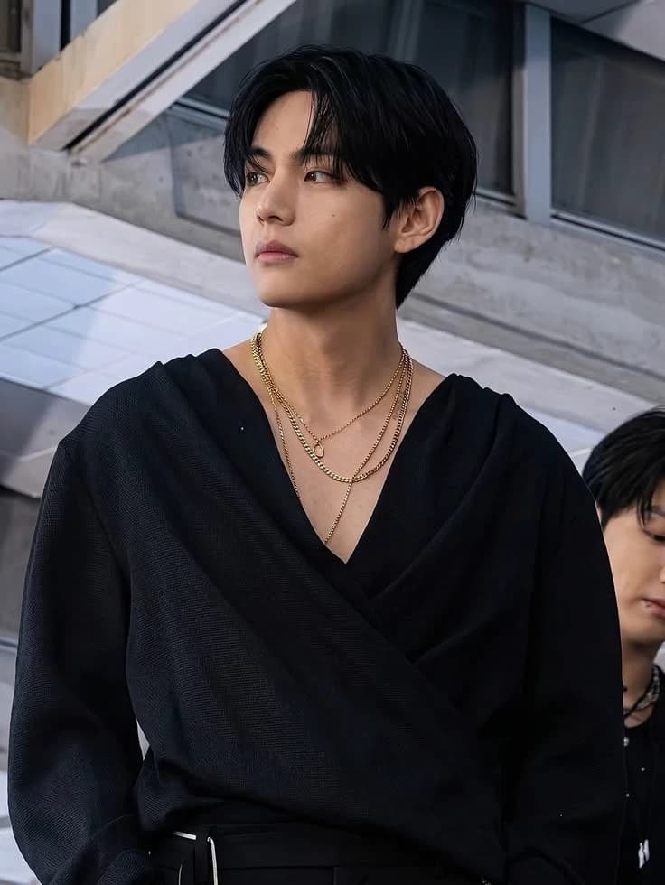 Kim taehyung Vampire King thumbnail