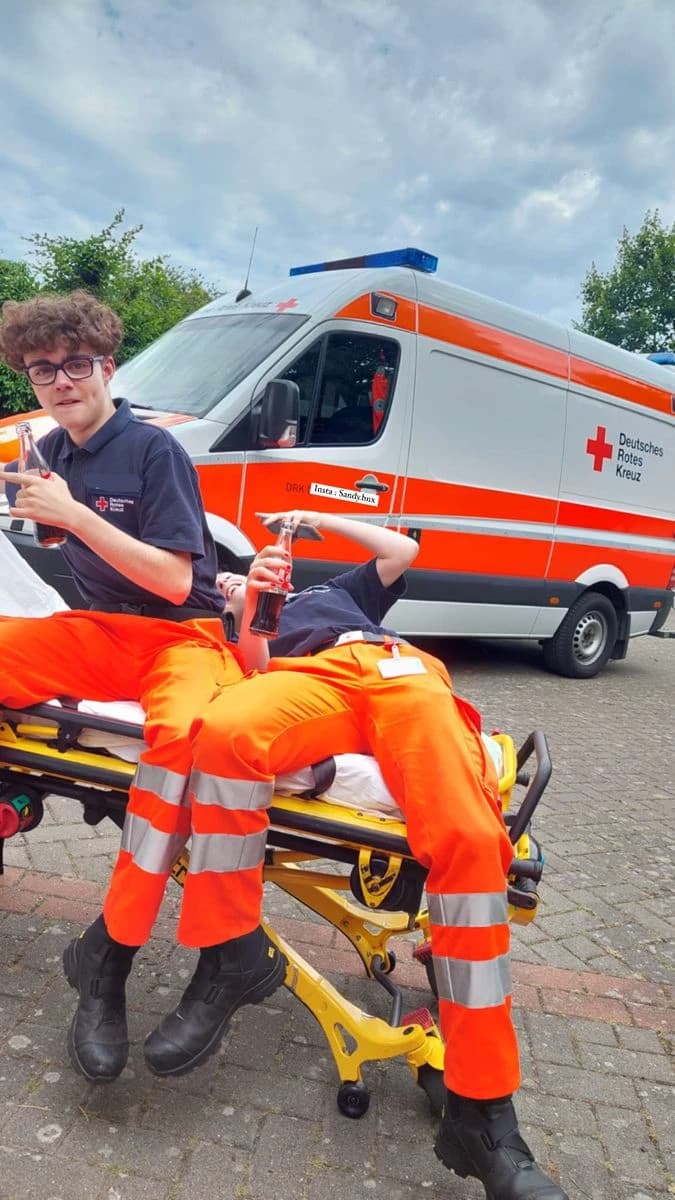 hugo! paramedic friend thumbnail