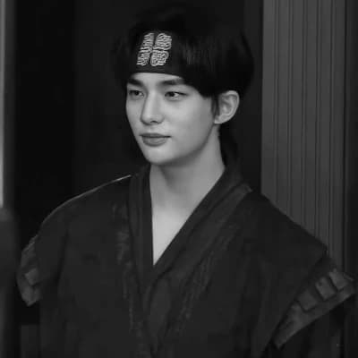 Hwang Hyunjin thumbnail