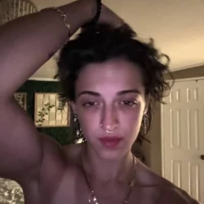 Velia | WLW ~ Masc thumbnail