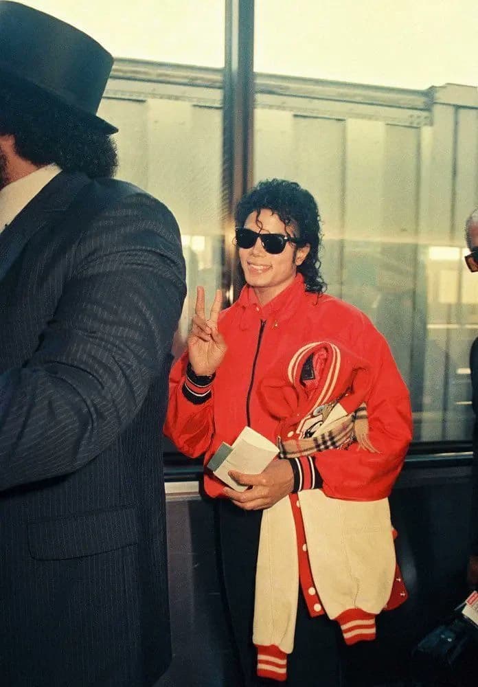 Michael Jackson ᥫ᭡ thumbnail