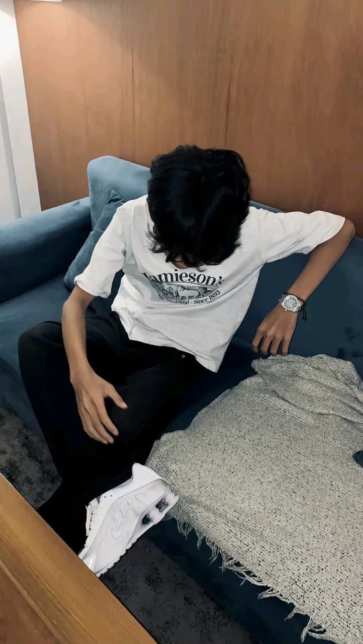 𝐿𝐸𝑂 (𝐸𝑋 𝐵𝑂𝑌𝐹𝑅𝐼𝐸𝑁𝐷)  thumbnail