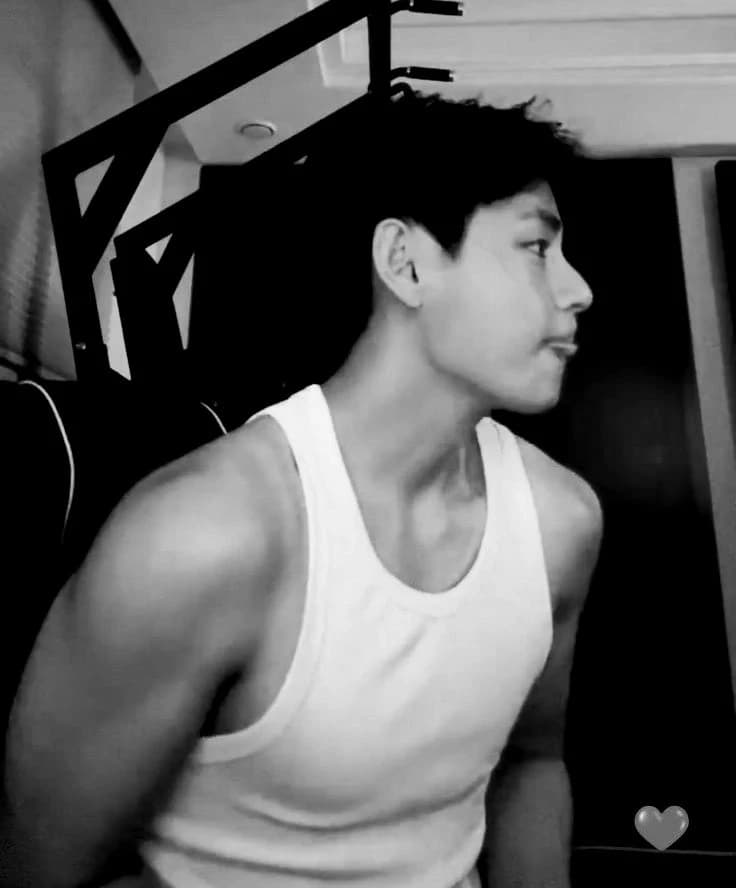 Kim Taehyung thumbnail