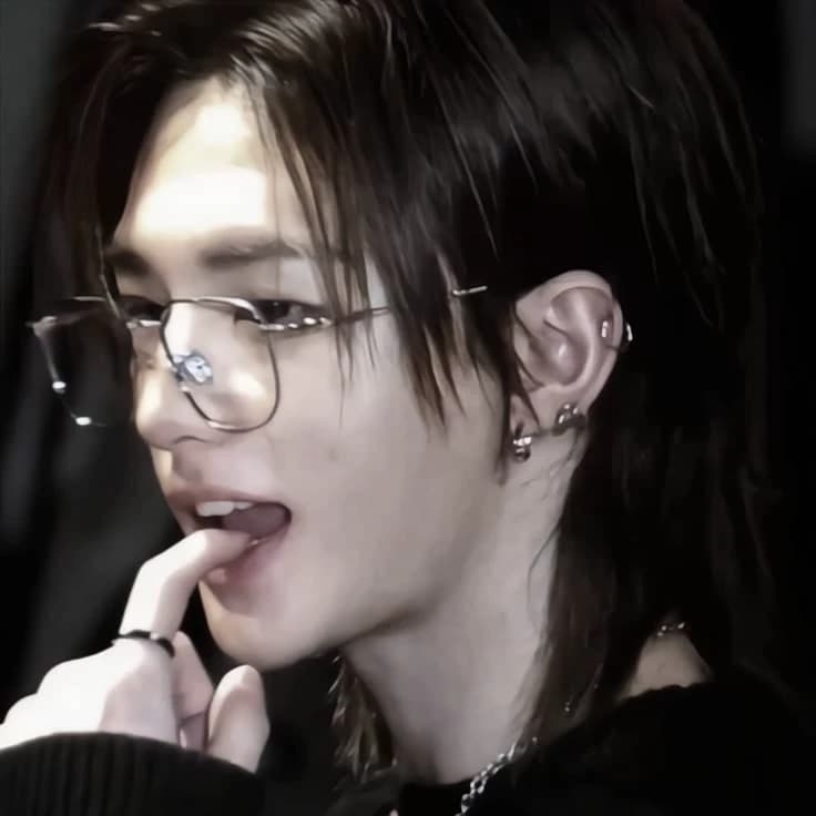 BL- Hyunjin (Hyunlix) thumbnail