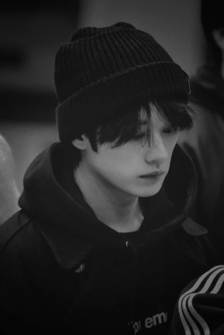 Lee know thumbnail