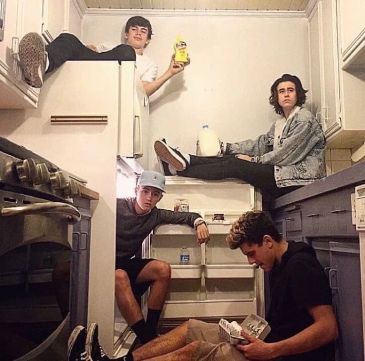 Friend group thumbnail