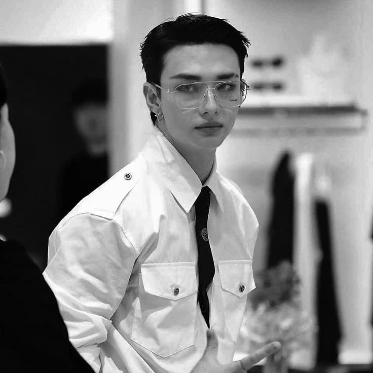 Hwang Hyunjin thumbnail