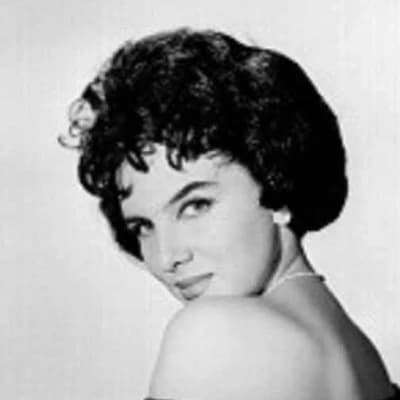 Kippy Martinez Casado Cuban Mexican Actress and Host thumbnail