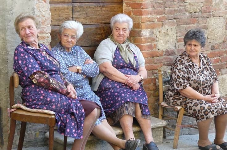 gossipy elderly women ♥️ thumbnail