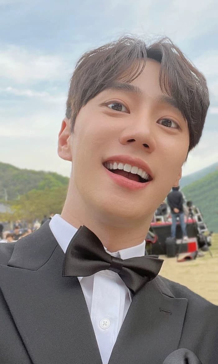 Lee Junyoung. thumbnail
