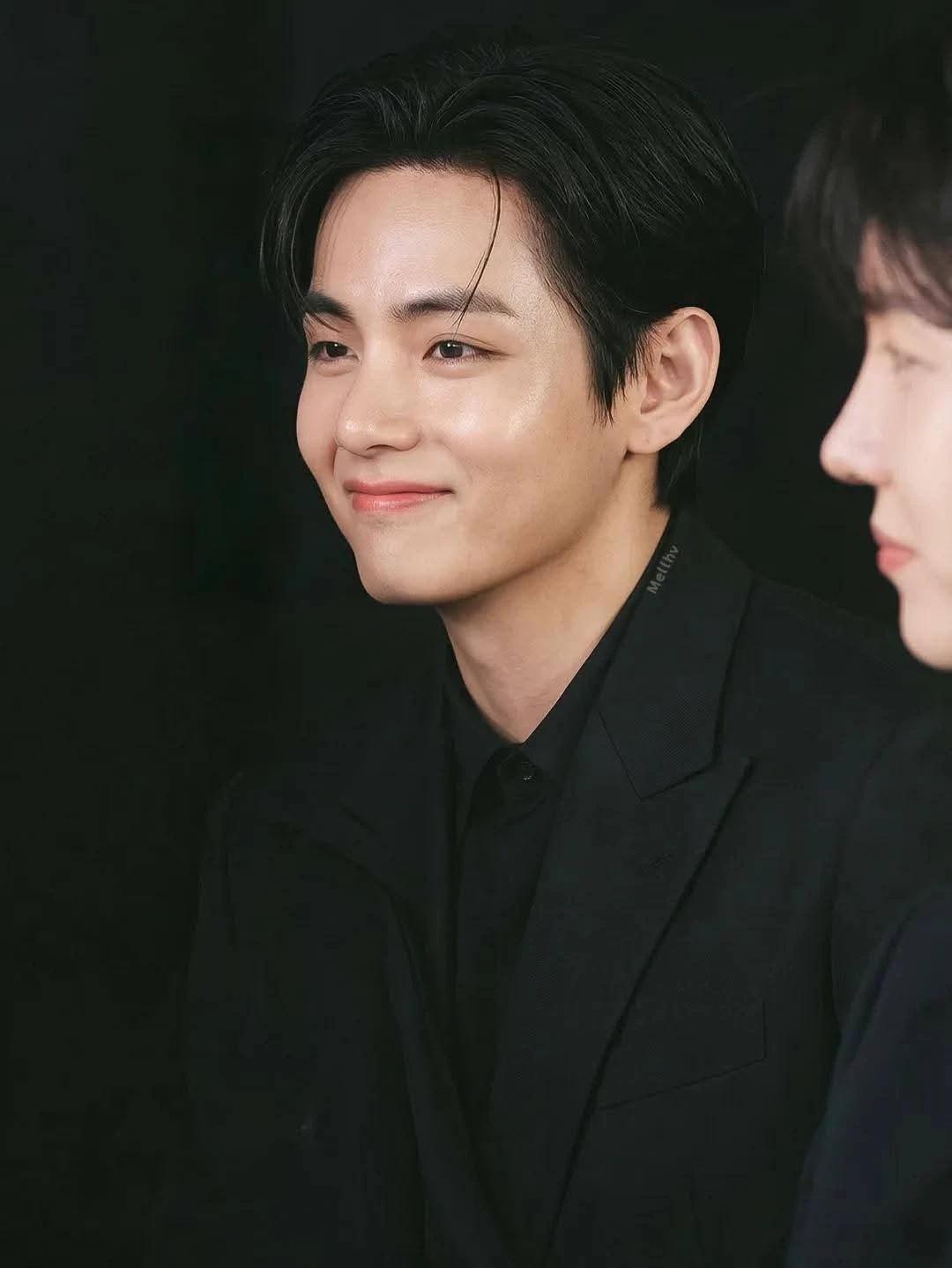 Kim Taehyung thumbnail